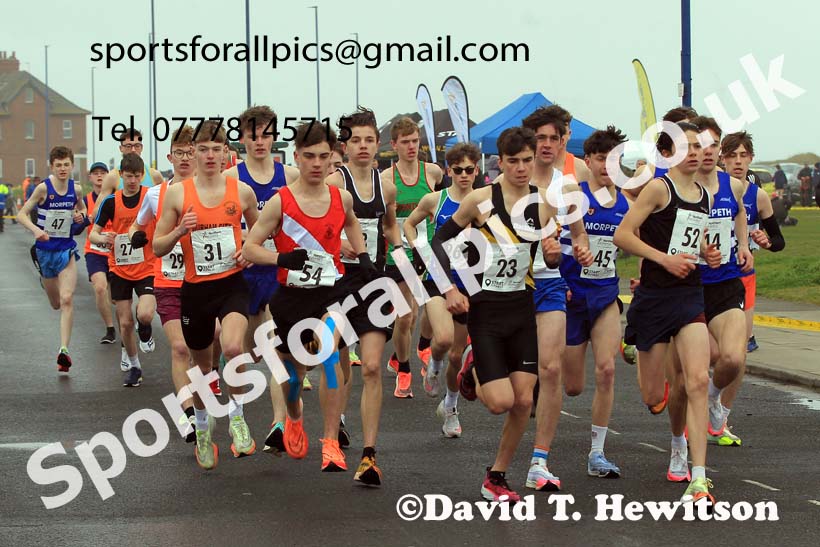 Mens under-17s 5k, 2023 Northern Mens 12 stage and Womens 6 Stage Relays and Young Athletes, Redcar. Photo: David T. Hewitson/Sports for All Pics